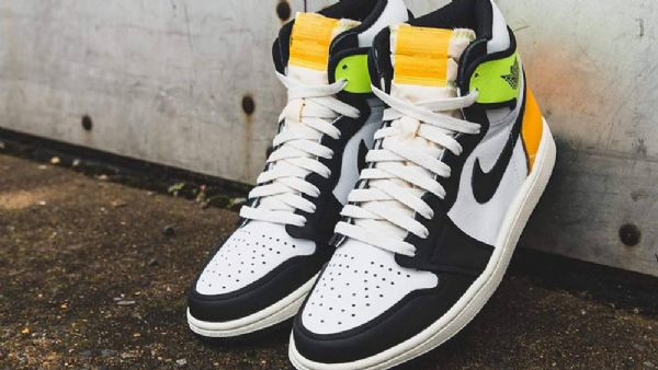 Nike Air Jordan 1 High Tops Volt Sko Til Damer Hvid Sort Guld
