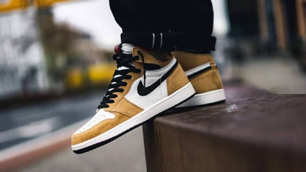 Nike Air Jordan 1 Høje Overdele Og Årets Rookie Sko Til Damer Gul Hvid