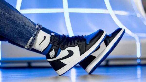 Nike Air Jordan 1 Høje Overdele Og Game Royal Sko Til Damer Hvid Sort Blå