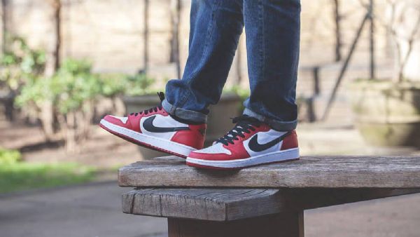 Nike Air Jordan 1 Low Tops Chicago Sko Til Mænd Rød Hvid Sort