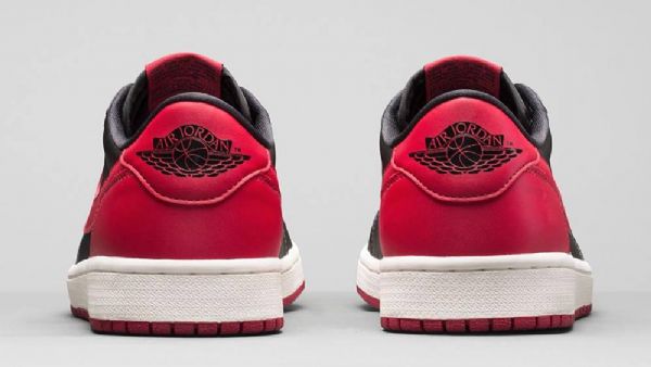 Nike Air Jordan 1 Low Tops Og Wide Sko Til Mænd Rød Sort