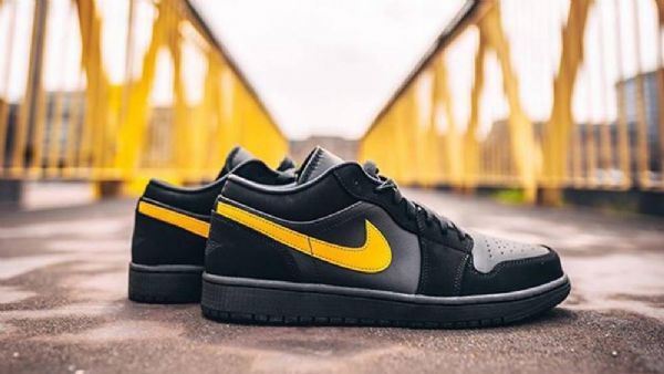Nike Air Jordan 1 Low Tops Sko Til Mænd Sort Gul