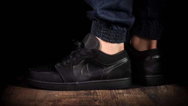 Nike Air Jordan 1 Low Tops Triple Sko Til Mænd Sort