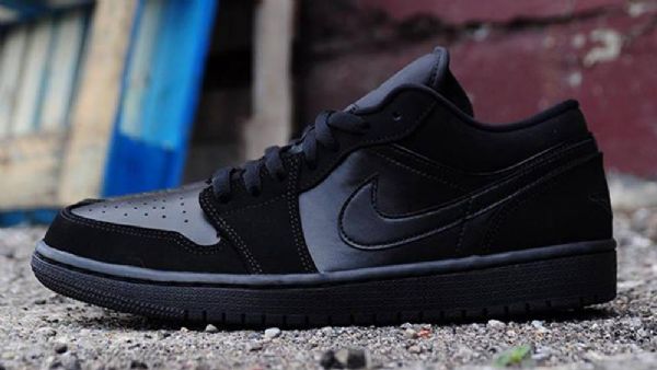 Nike Air Jordan 1 Low Tops Triple Sko Til Mænd Sort
