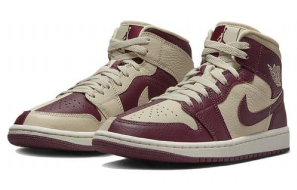 Nike Air Jordan 1 Mid Tops Beach Cherrywood Sko Til Damer Burgundy Khaki