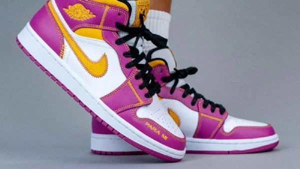 Nike Air Jordan 1 Mid Tops Dia De Muertos (day Of The Dead) Sko Til Mænd Lilla Hvid