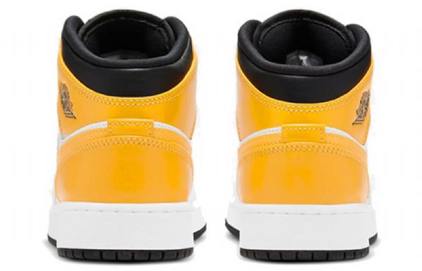 Nike Air Jordan 1 Mid Tops Gs Basketball Sko Til Mænd Guld