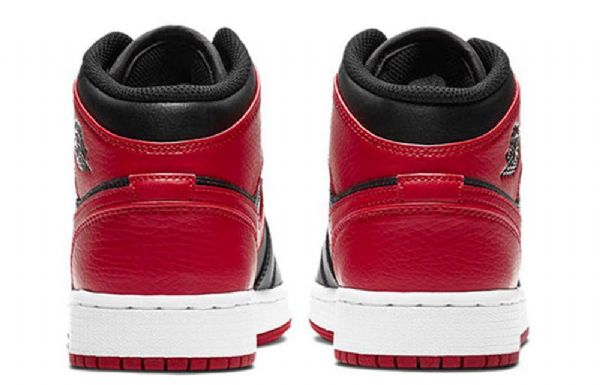 Nike Air Jordan 1 Mid Tops Gs Basketball Sko Til Mænd Sort Rød