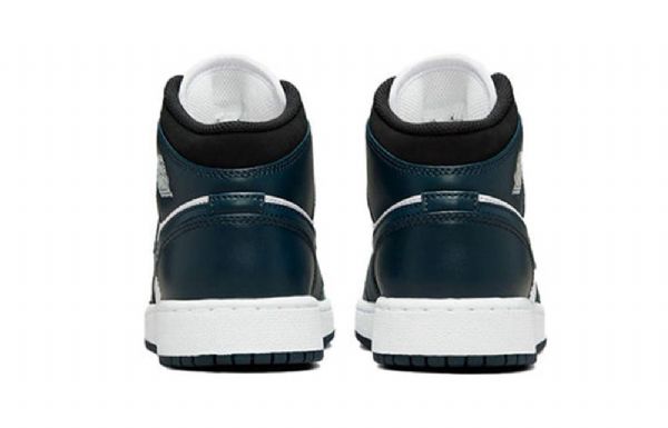 Nike Air Jordan 1 Mid Tops Gs Retro Basketball Sko Til Mænd Mørkeblå Blå