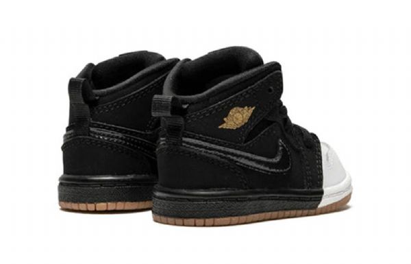 Nike Air Jordan 1 Mid Tops Gt Retro Basketball Sko Til Børn Guld