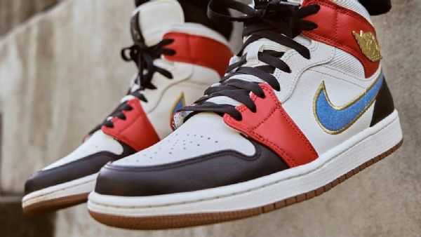 Nike Air Jordan 1 Mid Tops Let(her)man Sko Til Damer Flerfarvet