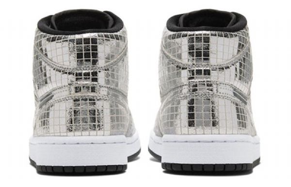 Nike Air Jordan 1 Mid Tops Retro Basketball Sko Til Damer Sølv