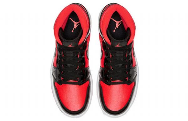 Nike Air Jordan 1 Mid Tops Retro Basketball Sko Til Damer Sort Rød