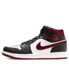 Nike Air Jordan 1 Mid Tops Retro Basketball Sko Til Mænd Sort Rød