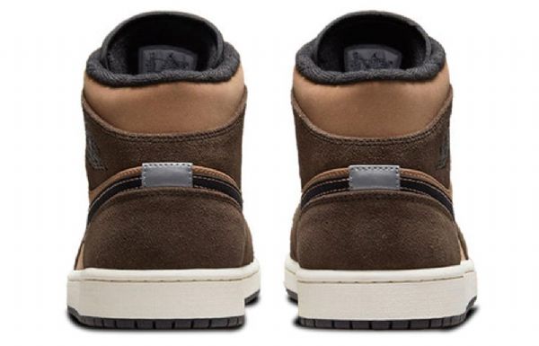 Nike Air Jordan 1 Mid Tops Se Retro Basketballsko Til Mænd Mørk Chokoladebrun