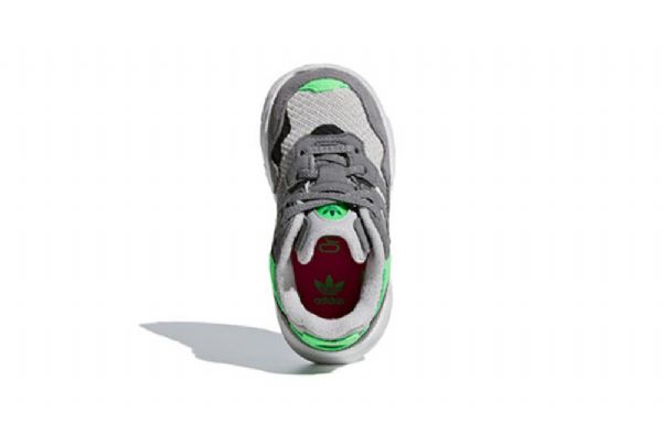 Nike Air Jordan 1 Mid Tops Se Sko Til Børn Gul