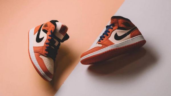 Nike Air Jordan 1 Mid Tops Se Team Sko Til Mænd Orange