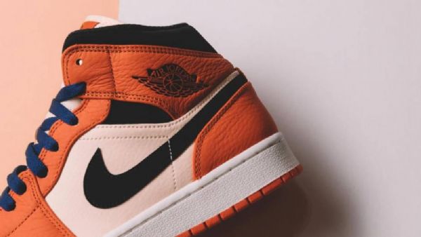 Nike Air Jordan 1 Mid Tops Se Team Sko Til Mænd Orange