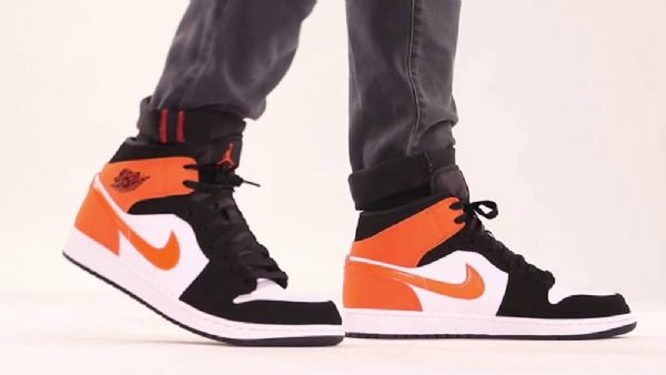 Nike Air Jordan 1 Mid Tops Shatteredboard Sko Til Mænd Orange Sort