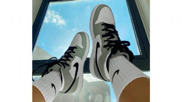 Nike Air Jordan 1 Mid Tops Sko Til Mænd Grå