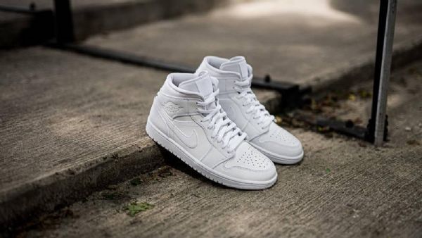Nike Air Jordan 1 Mid Tops Sko Til Mænd Hvid