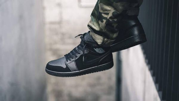 Nike Air Jordan 1 Mid Tops Sko Til Mænd Sort