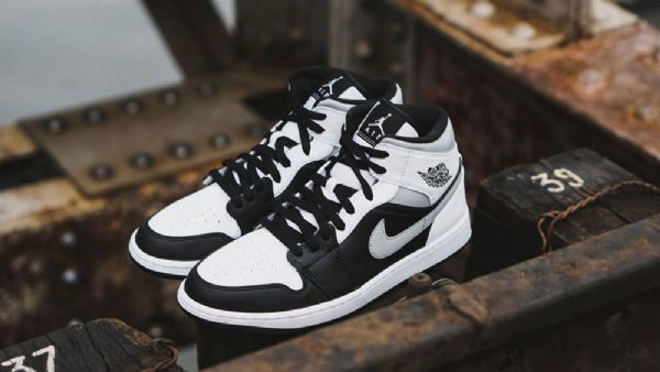 Nike Air Jordan 1 Mid Tops Sko Til Mænd Sort Grå