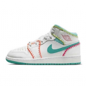 Nike Air Jordan 1 Mid Tops Strik Gs Sko Til Damer Hvid Flerfarvet