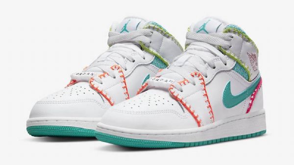 Nike Air Jordan 1 Mid Tops Strik Gs Sko Til Damer Hvid Flerfarvet