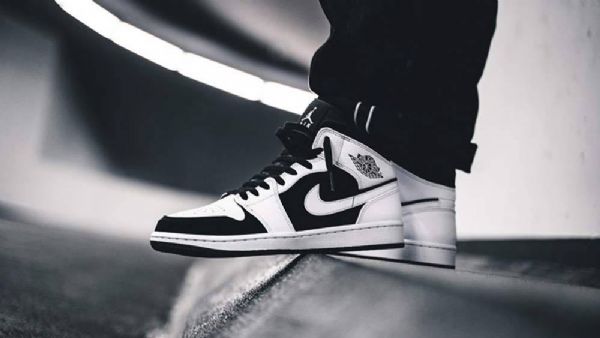 Nike Air Jordan 1 Mid Tops Tuxedo Sko Til Mænd Hvid