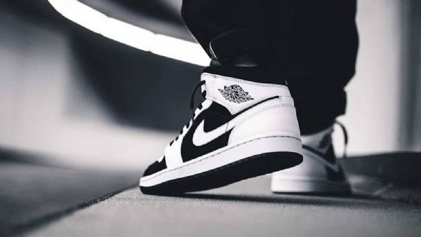 Nike Air Jordan 1 Mid Tops Tuxedo Sko Til Mænd Hvid