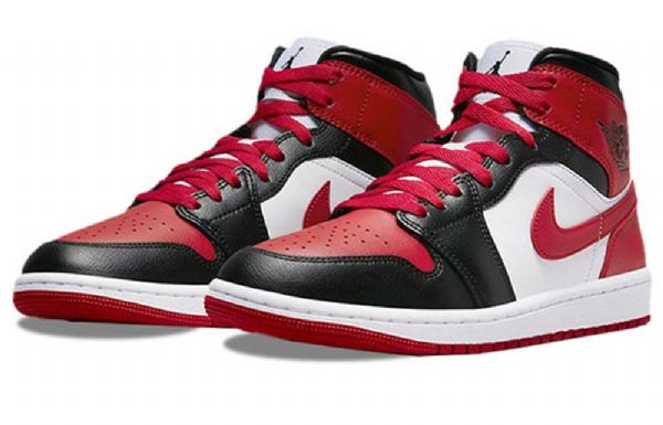 Nike Air Jordan 1 Mid Tops Wide Toe Retro Basketball Sko Til Damer Sort Rød