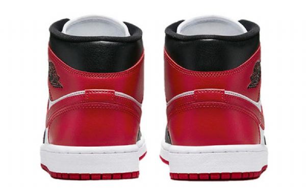 Nike Air Jordan 1 Mid Tops Wide Toe Retro Basketball Sko Til Damer Sort Rød
