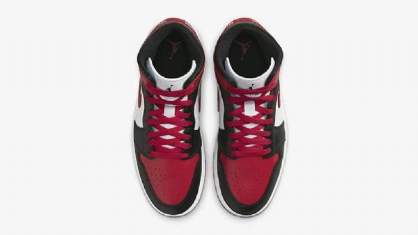 Nike Air Jordan 1 Mid Tops Wide Toe Sko Til Damer Sort Hvid Bourgogne