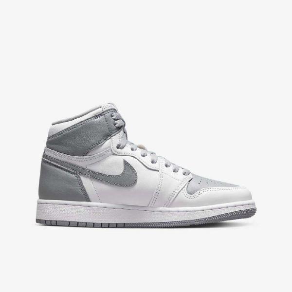 Nike Air Jordan 1 Retro High Tops Og Sko Til Børn Grå Hvid