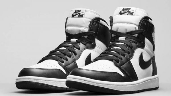 Nike Air Jordan 1 Retro High Tops Og Sko Til Mænd Sort Hvid
