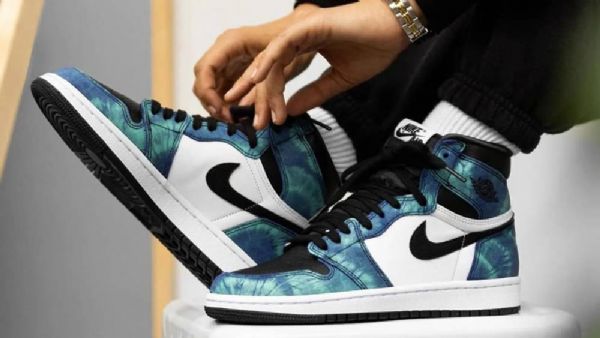 Nike Air Jordan 1 Retro High Tops Og Tie Dye Sko Til Mænd Flerfarvet