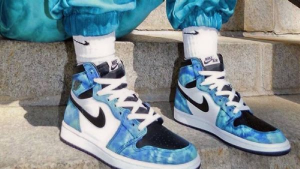 Nike Air Jordan 1 Retro High Tops Og Tie Dye Sko Til Mænd Flerfarvet