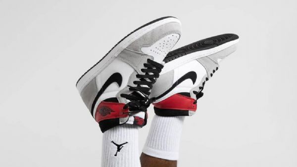 Nike Air Jordan 1 Retro High Tops Sko Til Damer Lysegrå