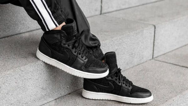 Nike Air Jordan 1 Retro High Tops Sko Til Mænd Sort Hvid