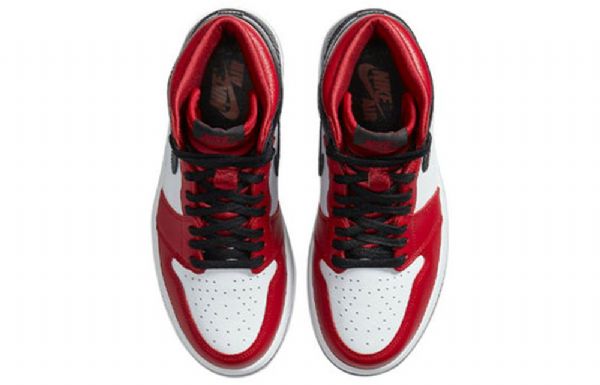 Nike Air Jordan 1 Retro Høje Overdele Og Basketball Sko Til Damer Rød
