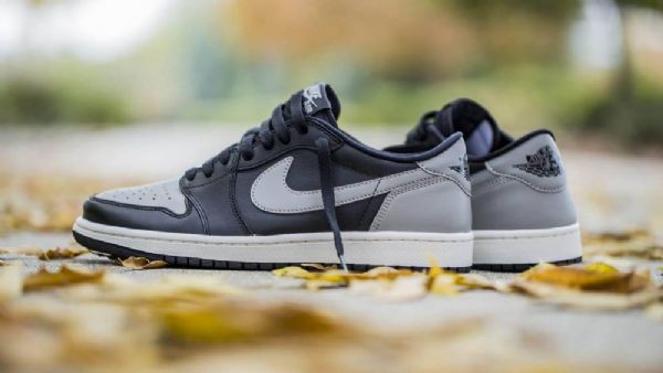 Nike Air Jordan 1 Retro Low Toppe Og Shadow Sko Til Mænd Sort Grå