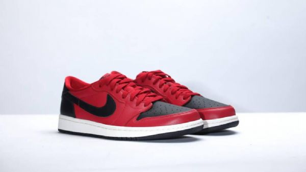 Nike Air Jordan 1 Retro Low Tops Og Sko Til Mænd Rød Sort