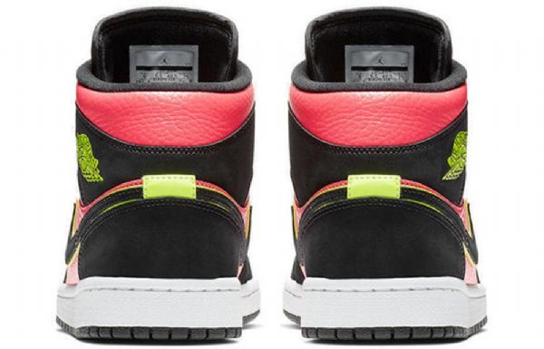 Nike Air Jordan 1 Retro Mid Tops Basketball Sko Til Damer Sort Rød