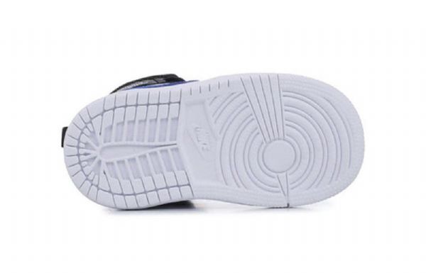 Nike Air Jordan 1 Retro Mid Tops Bt Basketball Sko Til Børn Sort Hvid