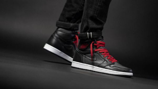 Nike Air Jordan 1 Satin Sko Til Mænd Sort Rød