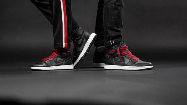 Nike Air Jordan 1 Satin Sko Til Mænd Sort Rød