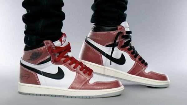 Nike Trophy Room Jordan 1 Retro Høje Overdele Og Chicago Sko Til Damer Burgundy Hvid