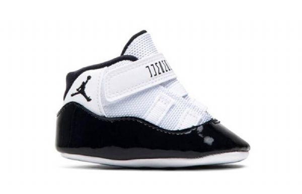 Nike Air Jordan 11 Retro Cb Basketball Sko Til Børn Sort Hvid