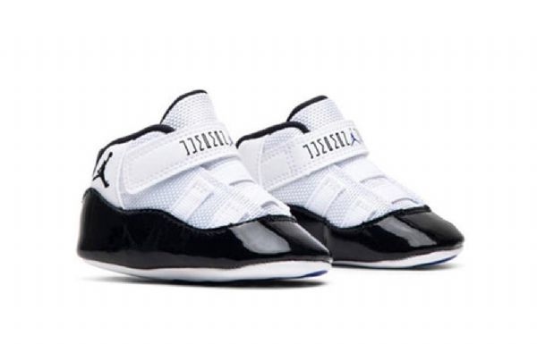 Nike Air Jordan 11 Retro Cb Basketball Sko Til Børn Sort Hvid